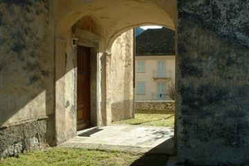 Parrocchiale di San Bartolomeo - Passaggio con arcata